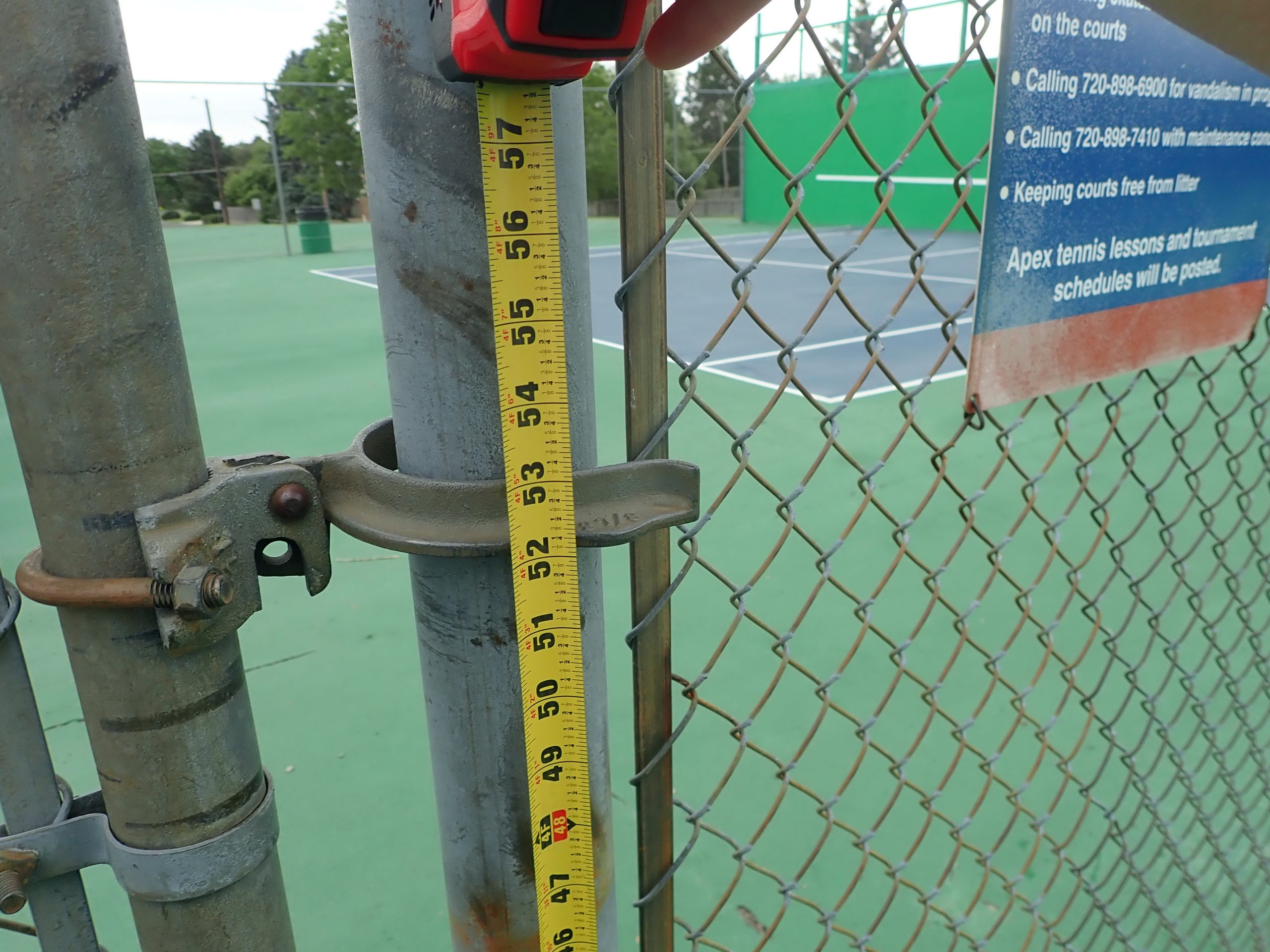 Tape measure used to measure the height of a handle